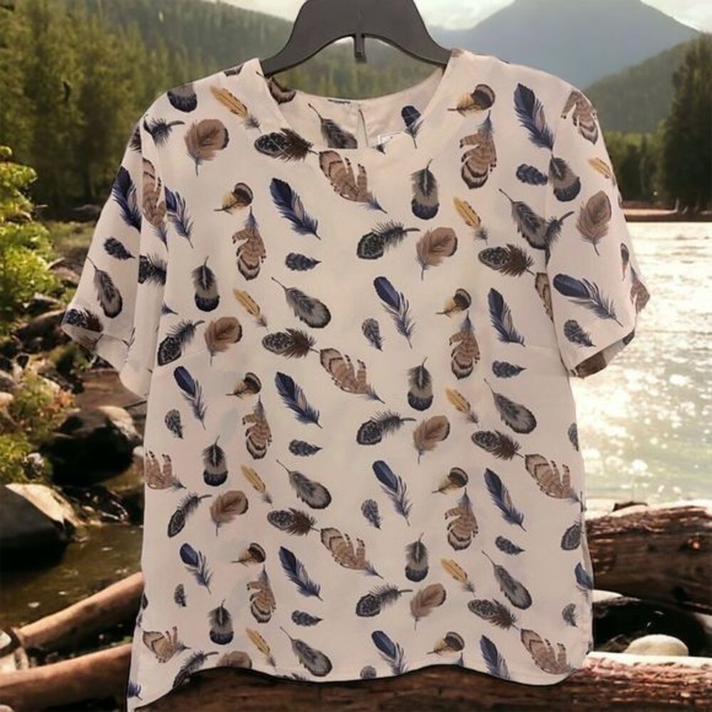 Kathy Che Women’s Feather Print Blouse Size M‎